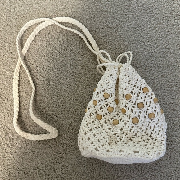 Handbags - Adorable Woven Beaded Bag